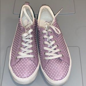 Girls sneakers